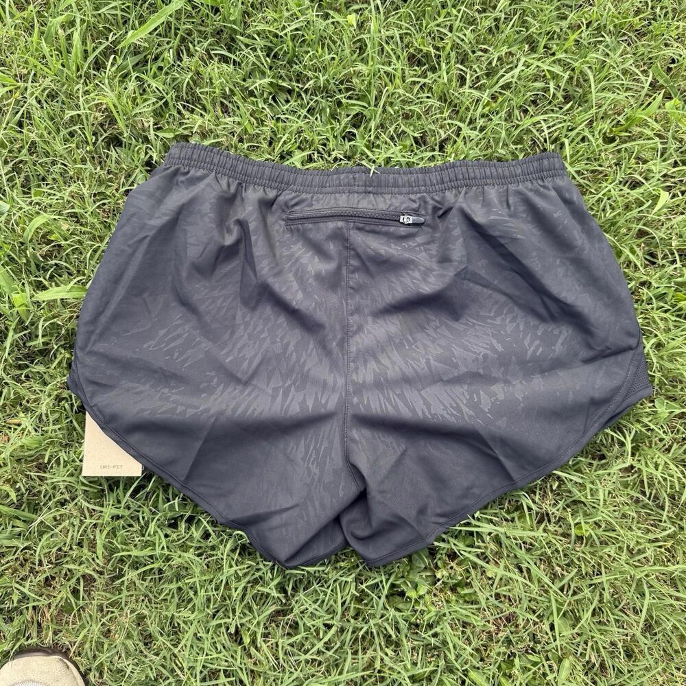 Nike Womens 3.5" Tempo Modern Embossed Running Shorts 831281-010 Black Medium - Picture 5 of 6